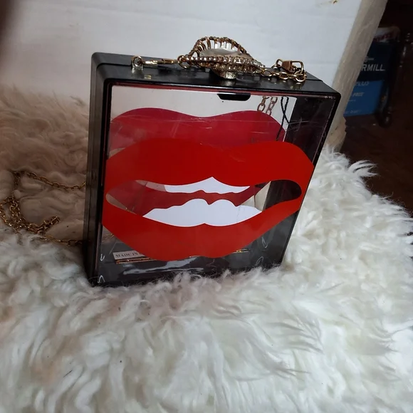 Acrylic Lip Clutch Bag Red Lips Pop Art Crossbody Gold Chain Statement Novelty P - Picture 5 of 9
